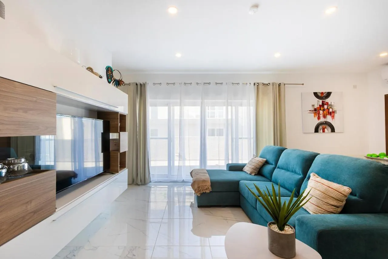 H4- Modern Penthouse With Large Terrace And Views Apartment San Gwann
