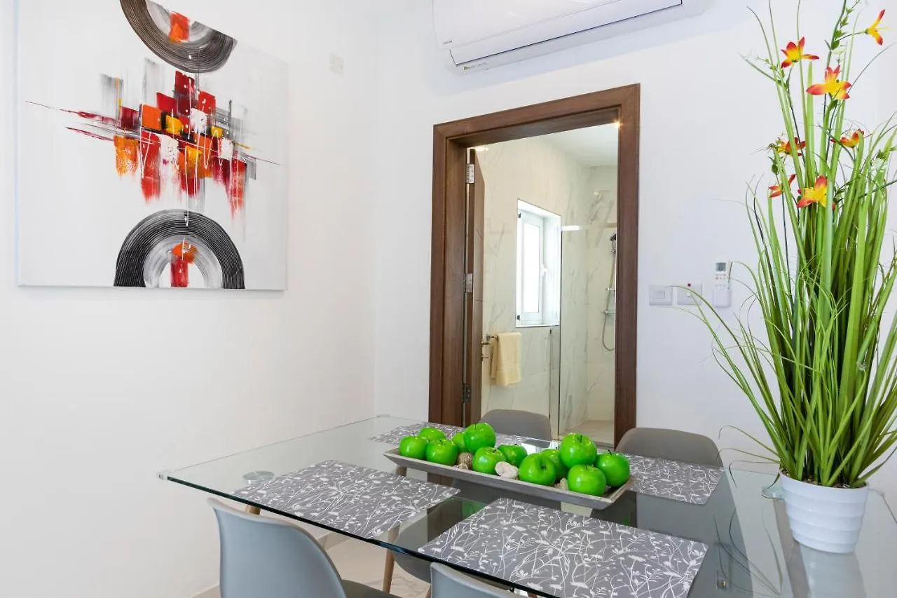 H4- Modern Penthouse With Large Terrace And Views Apartment San Gwann