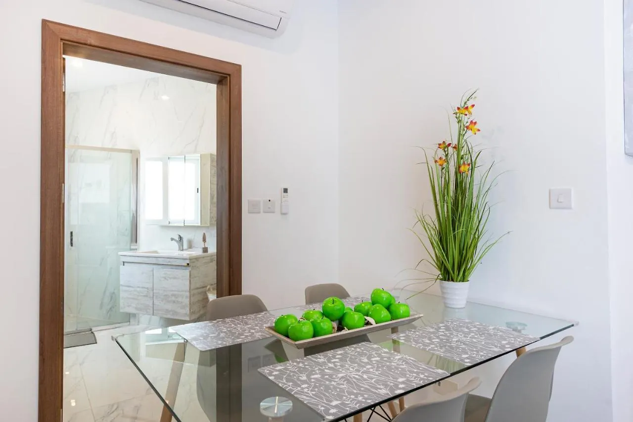 H4- Modern Penthouse With Large Terrace And Views Apartment San Gwann