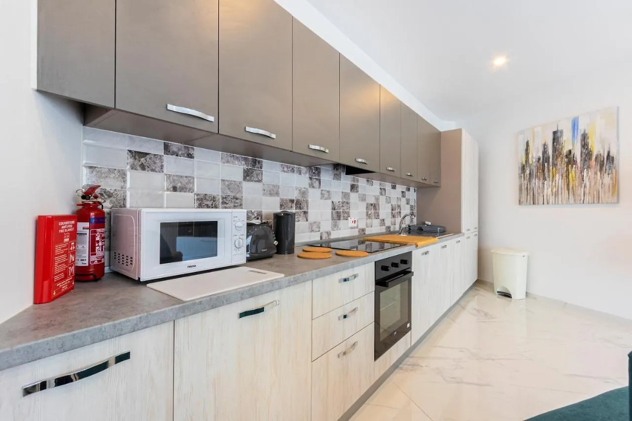 H4- Modern Penthouse With Large Terrace And Views Apartment San Gwann Malta