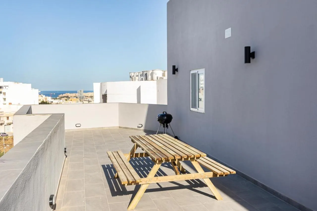 H4- Modern Penthouse With Large Terrace And Views Apartment San Gwann