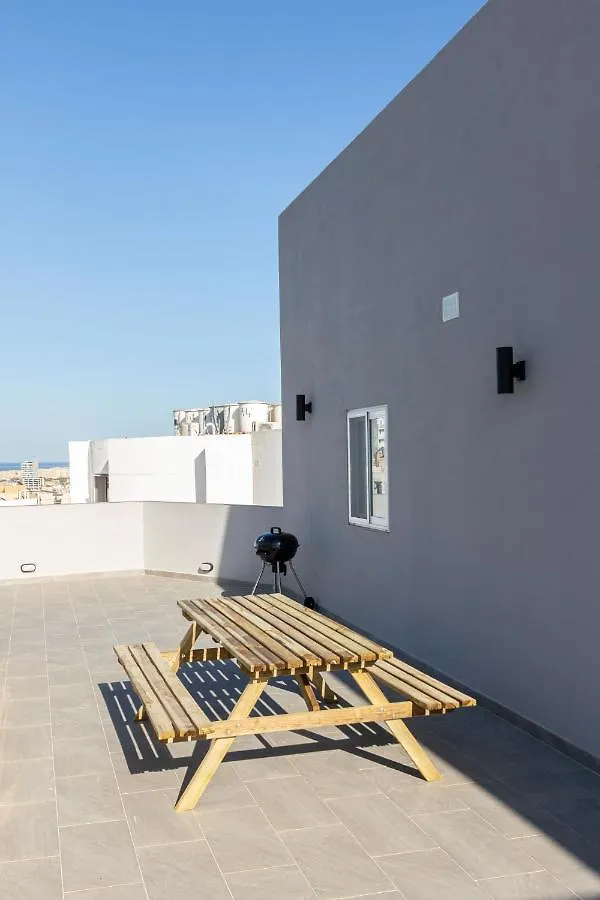 H4- Modern Penthouse With Large Terrace And Views Apartment San Gwann