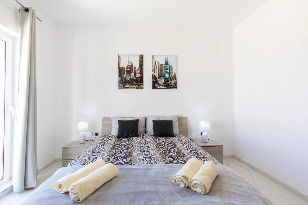H4- Modern Penthouse With Large Terrace And Views Apartment San Gwann Malta